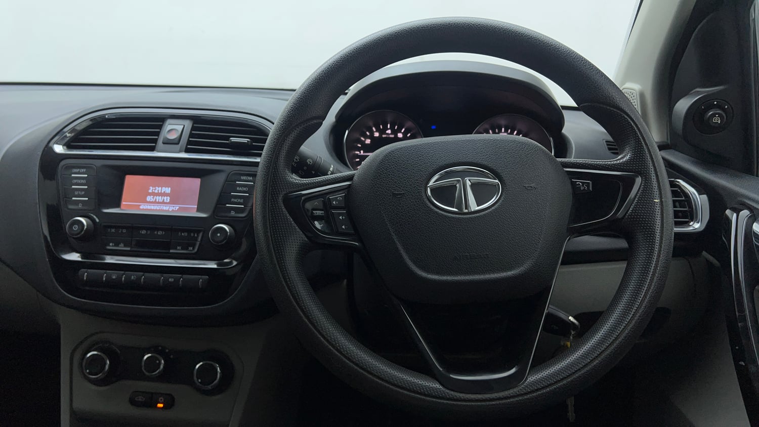 Used 2019 Tata Tiago Revotron XZ w/o Alloy Petrol Manual interior STEERING VIEW