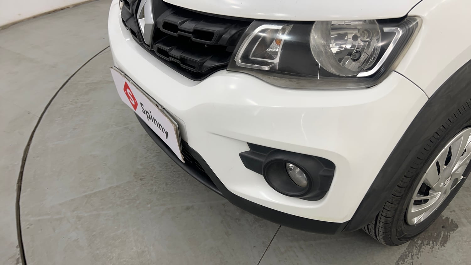 Used 2015 Renault Kwid RXT Petrol Manual dents MINOR SCRATCH