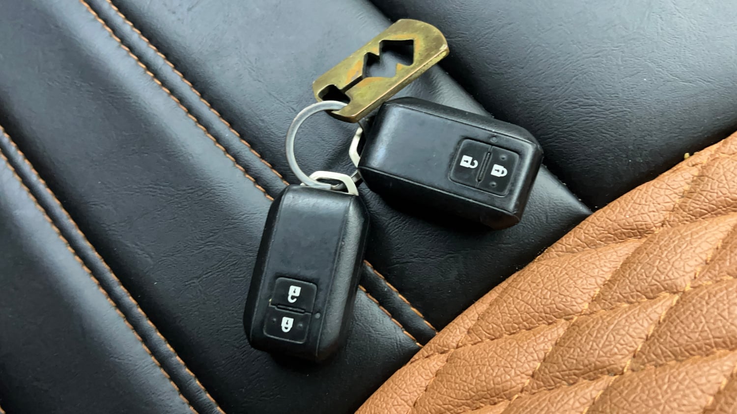 Used 2021 Maruti Suzuki XL6 Zeta AT Petrol Petrol Automatic extra CAR KEY VIEW