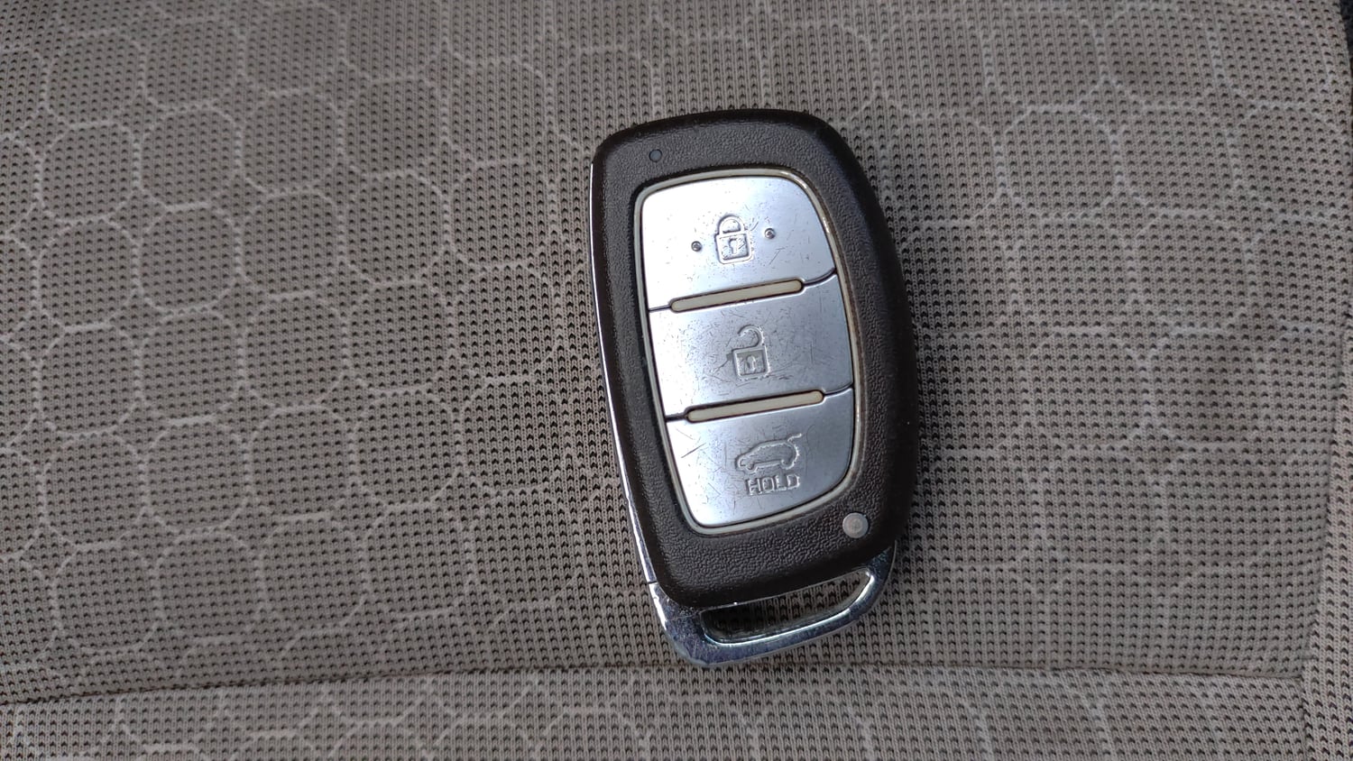 Used 2017 Hyundai Elite i20 Asta 1.2 (O) Petrol Manual extra CAR KEY VIEW