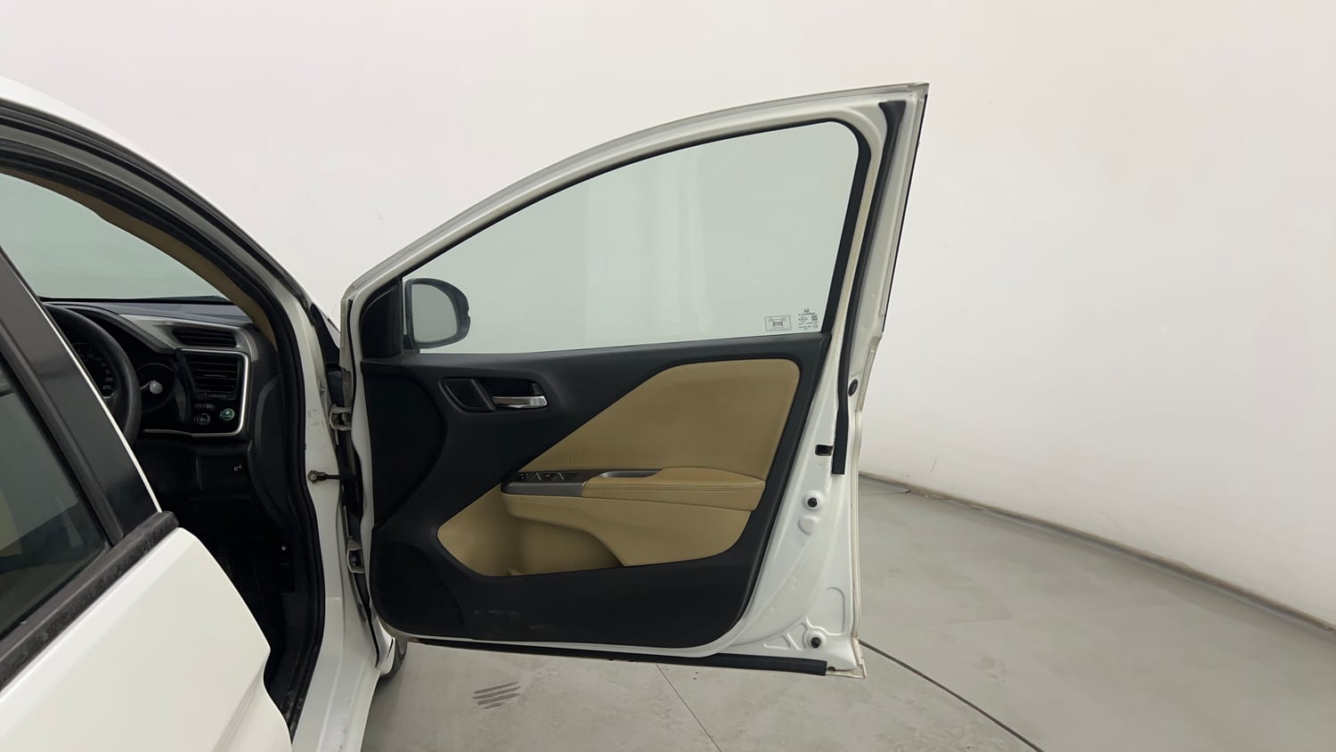 Used 2016 Honda City VX CVT Petrol Automatic interior RIGHT FRONT DOOR OPEN VIEW