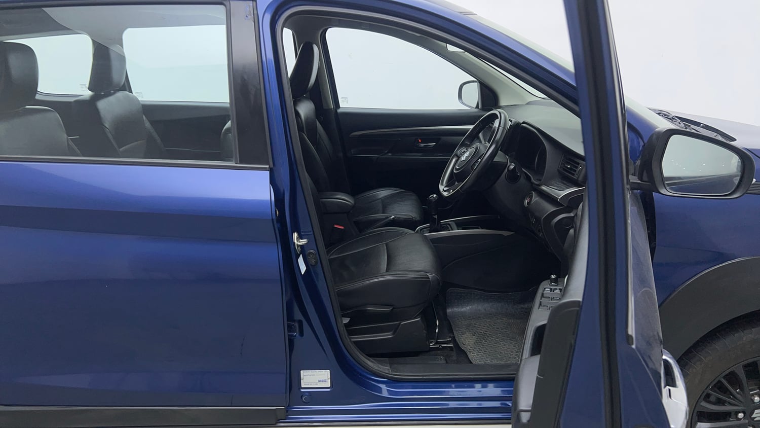 Used 2019 Maruti Suzuki XL6 Alpha MT Petrol Petrol Manual interior RIGHT SIDE FRONT DOOR CABIN VIEW