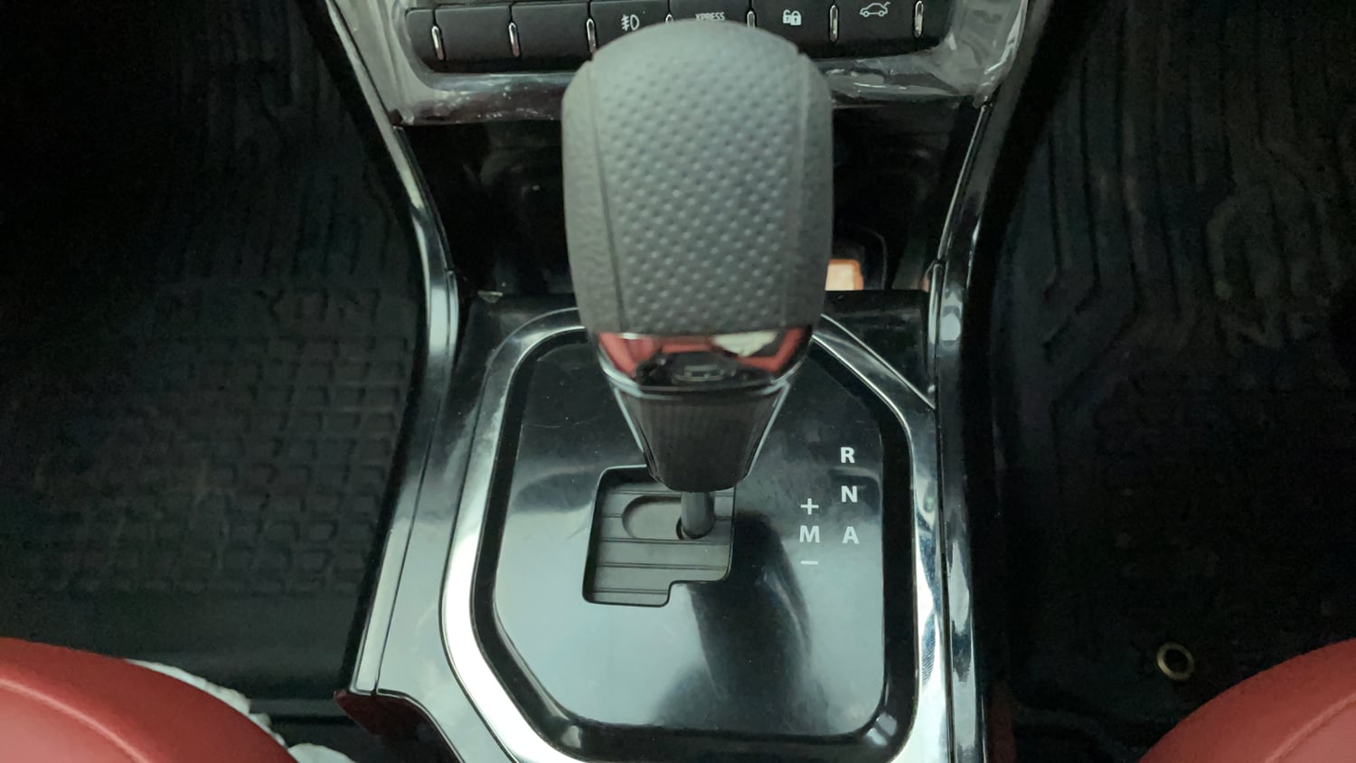 Used 2023 Tata Nexon XZA Plus LUXS Red Dark Edition Petrol Automatic interior GEAR  KNOB VIEW