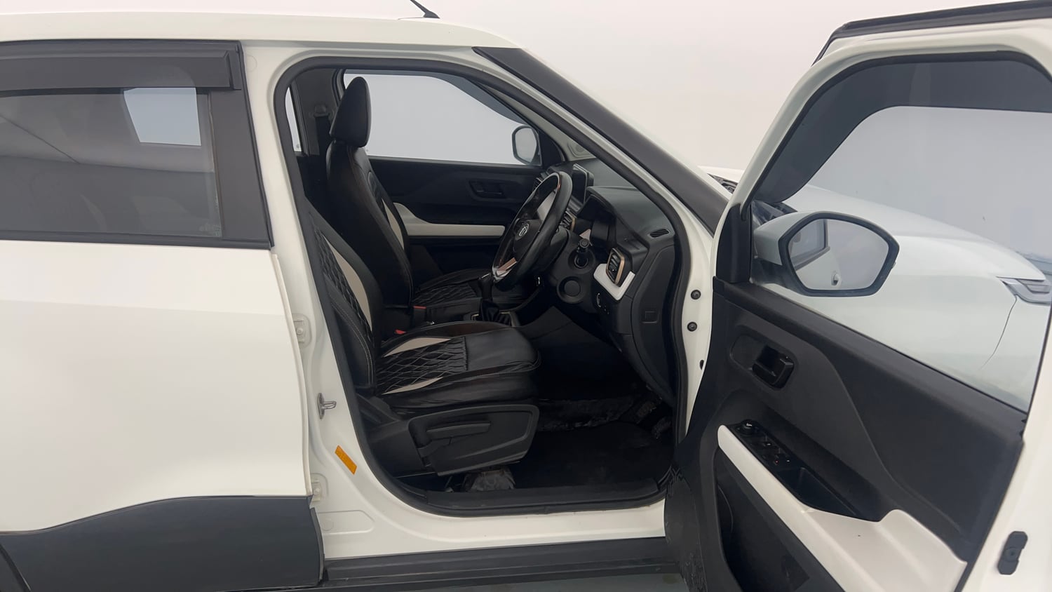 Used 2022 Tata Punch Accomplished Dazzle Pack MT Petrol Manual interior RIGHT SIDE FRONT DOOR CABIN VIEW