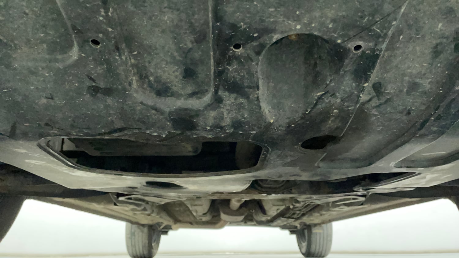 Used 2019 Hyundai Venue SX Plus 1.0 Turbo DCT Petrol Automatic extra FRONT LEFT UNDERBODY VIEW