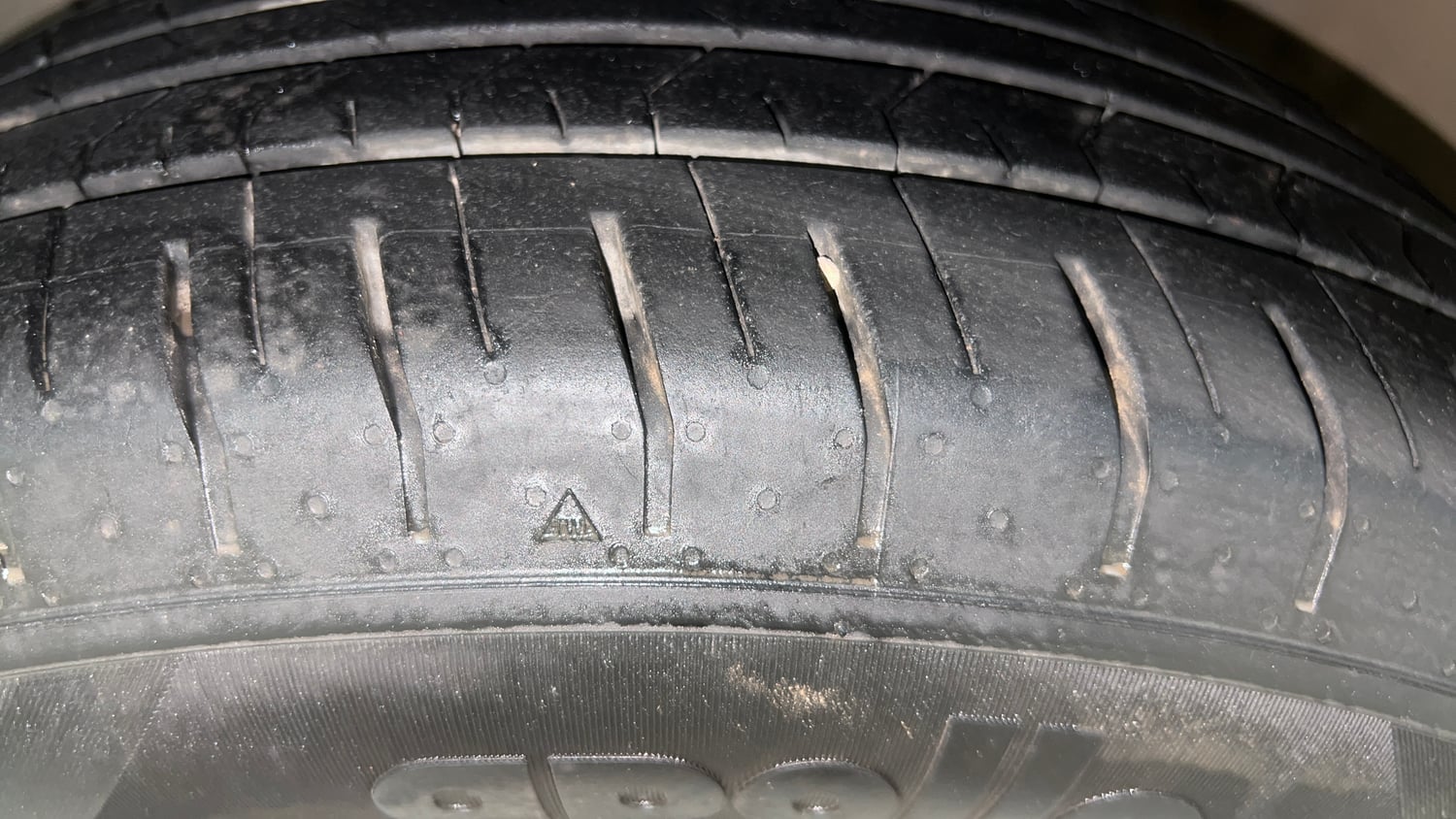 Used 2021 Hyundai Creta SX (O) 1.5 Diesel Automatic Diesel Automatic tyres LEFT FRONT TYRE TREAD VIEW