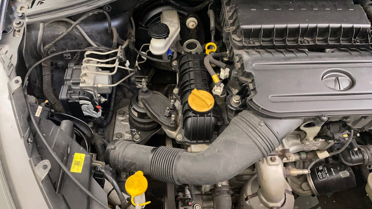 Used 2023 Tata Tiago XZ Plus Petrol Manual engine ENGINE RIGHT SIDE VIEW