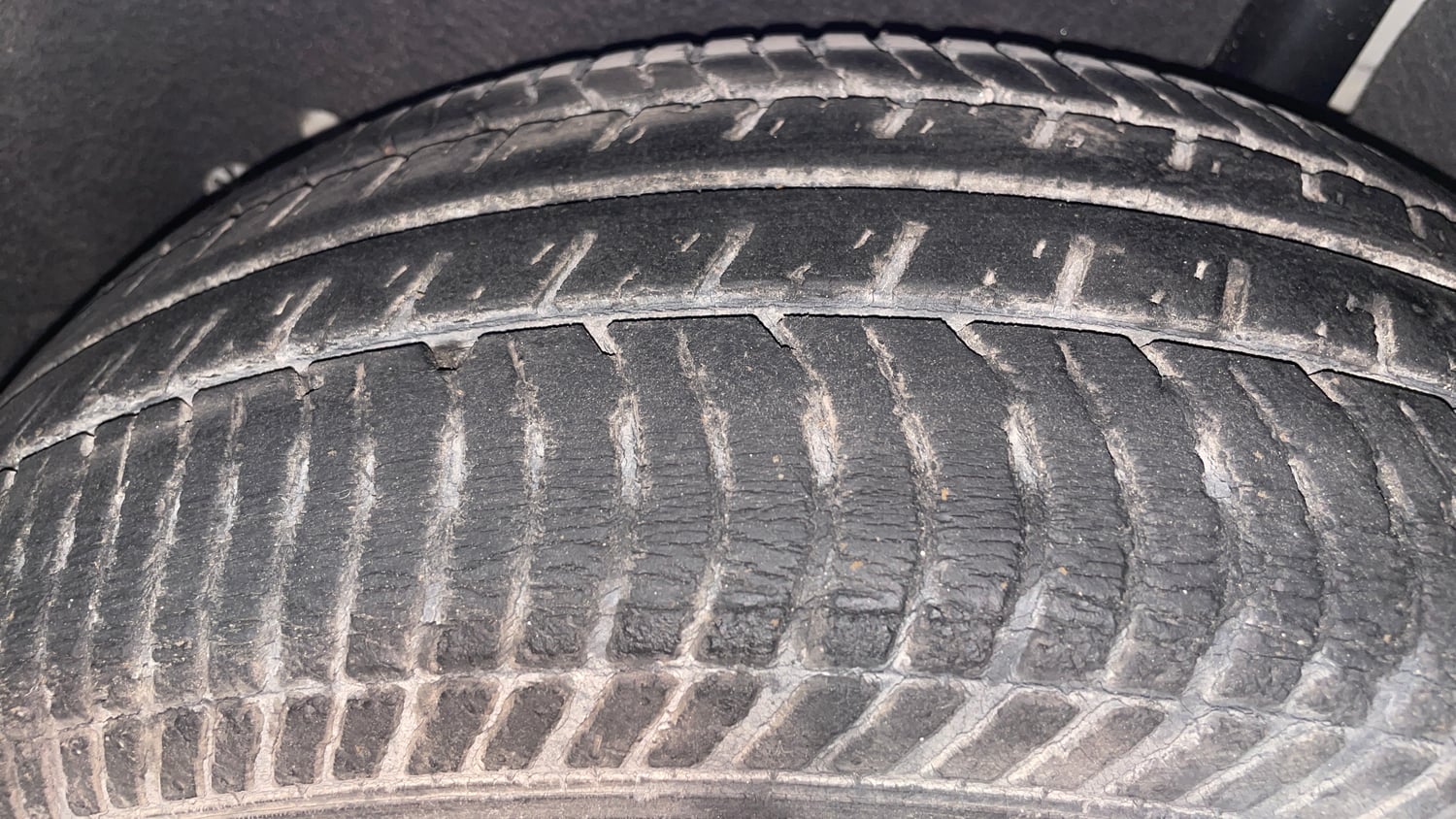 Used 2013 Ford EcoSport Titanium 1.5 Ti-VCT Petrol Manual tyres LEFT REAR TYRE TREAD VIEW