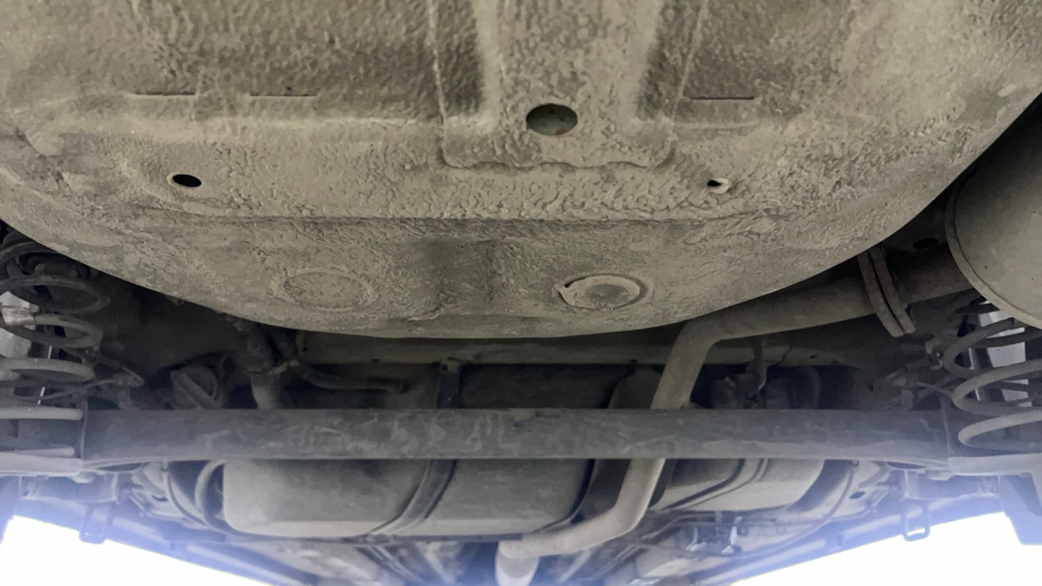 Used 2017 Maruti Suzuki Ciaz ZXi Petrol Manual extra REAR UNDERBODY VIEW (TAKEN FROM REAR)