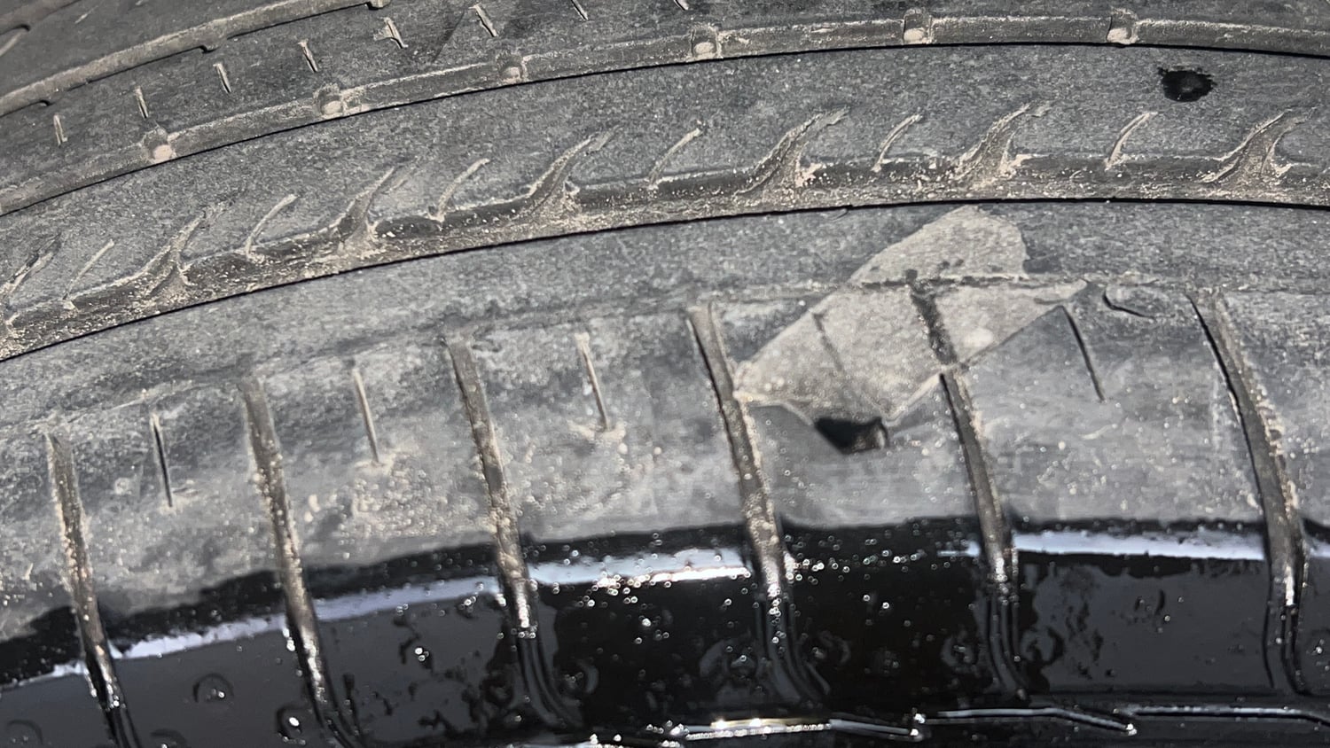 Used 2016 Maruti Suzuki Baleno Alpha 1.2 Petrol Manual tyres RIGHT REAR TYRE TREAD VIEW