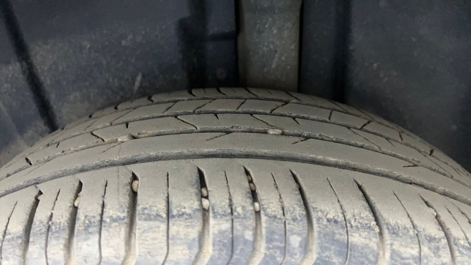 Used 2023 Skoda Slavia Ambition 1.0L TSI MT Petrol Manual tyres LEFT REAR TYRE TREAD VIEW