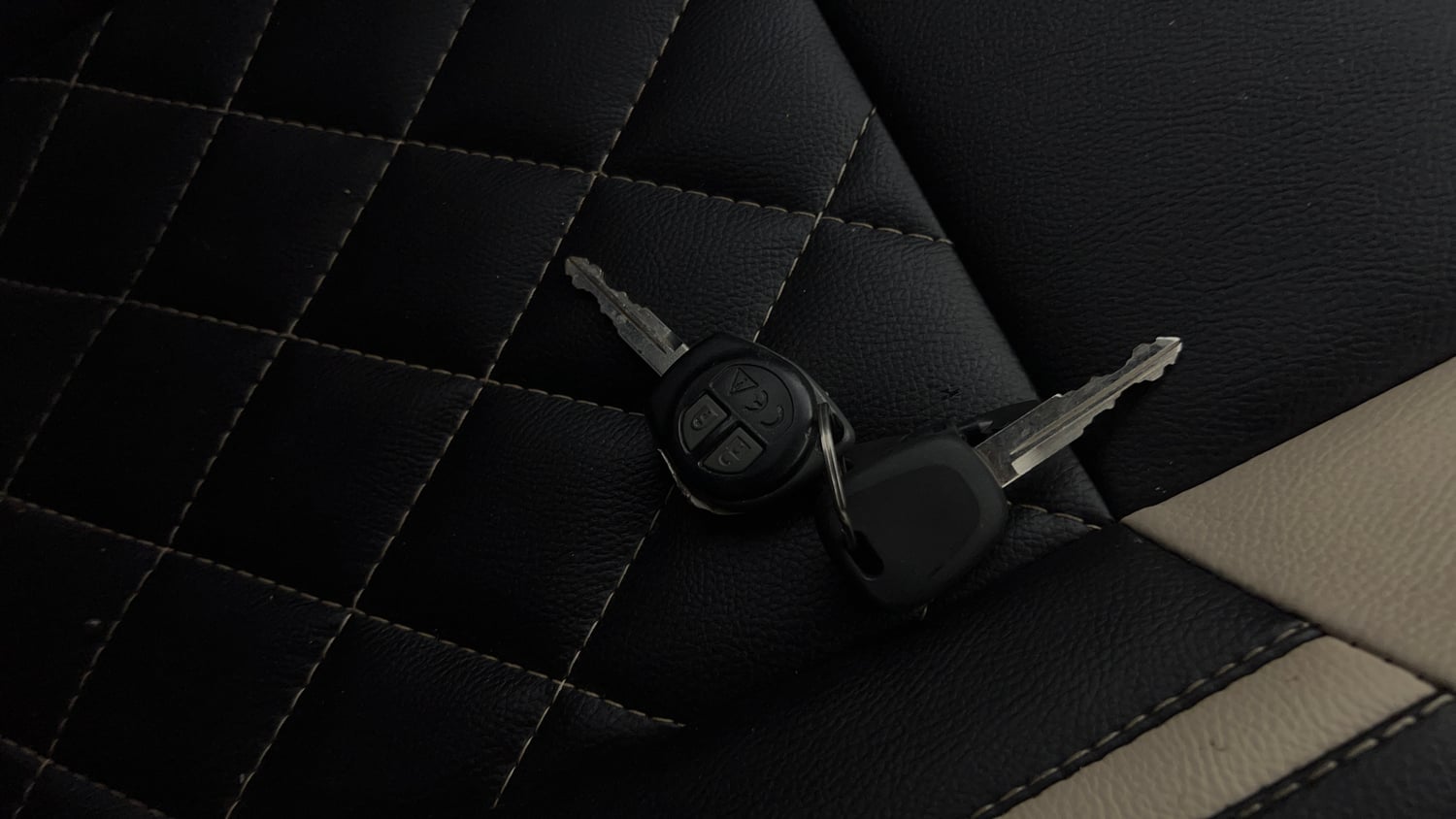 Used 2021 Maruti Suzuki Baleno Delta Petrol Manual extra CAR KEY VIEW