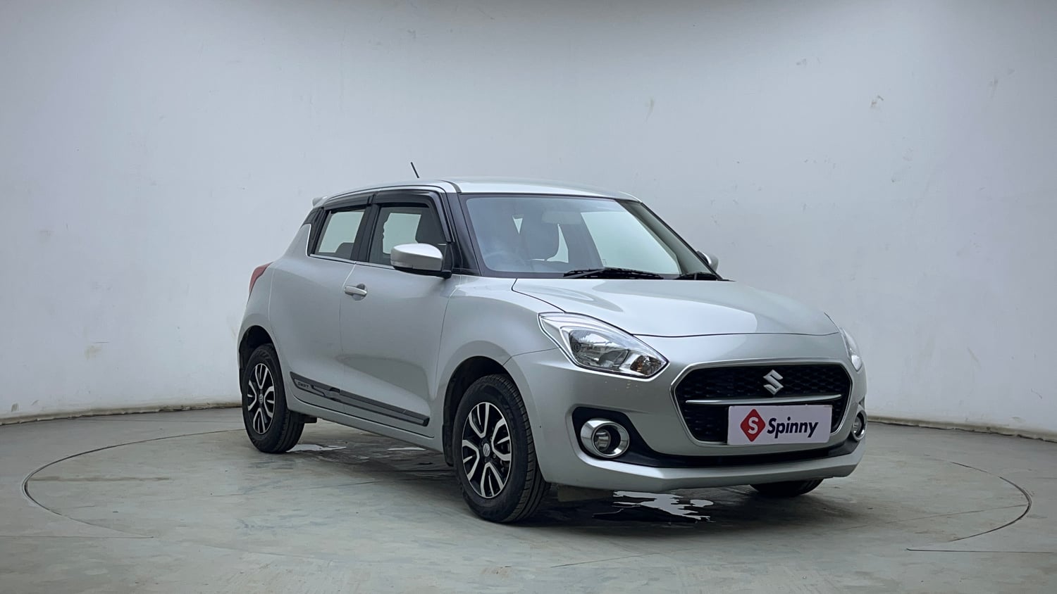 Used 2022 Maruti Suzuki Swift VXi AMT Petrol Automatic exterior RIGHT FRONT CORNER VIEW