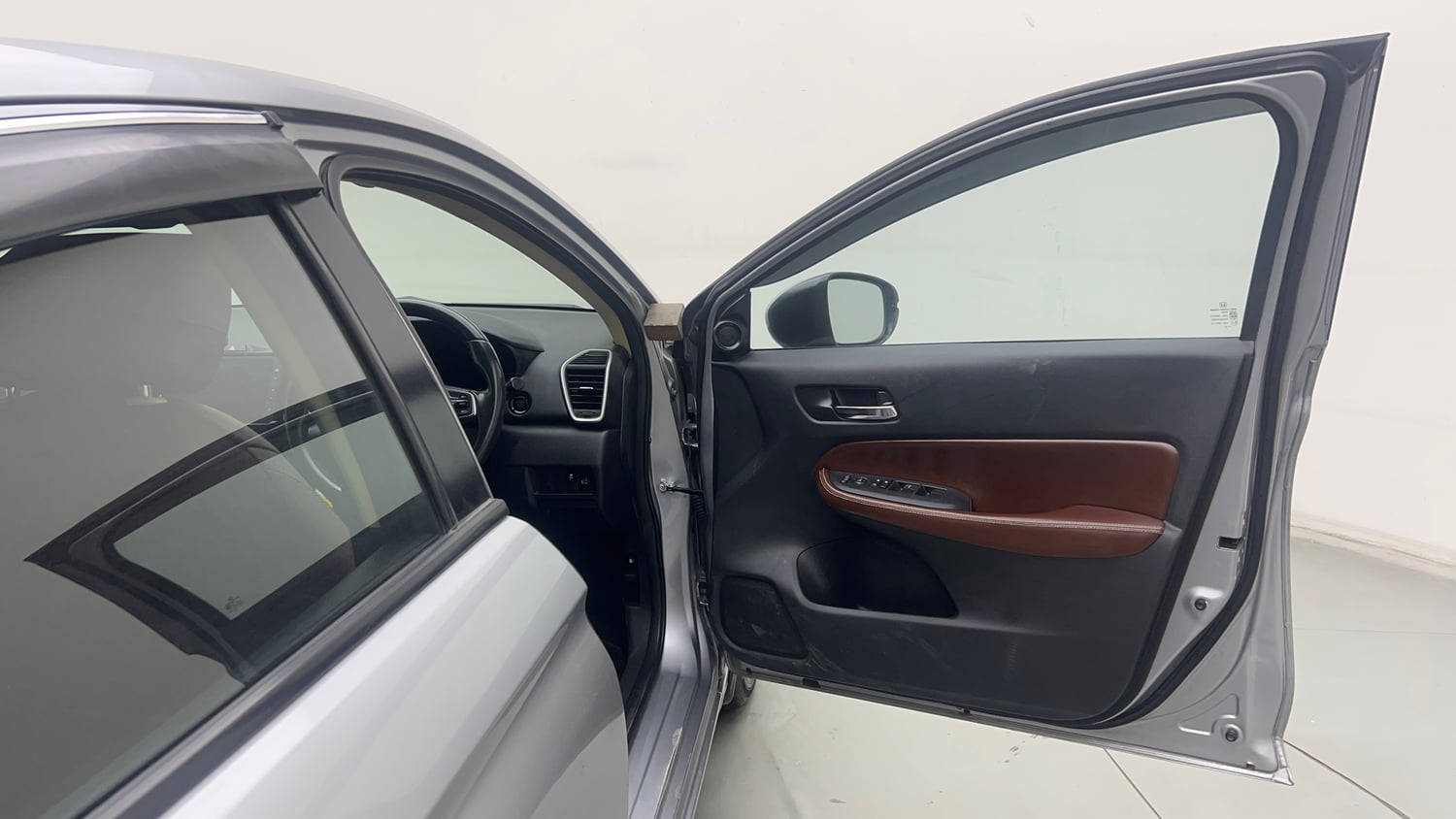 Used 2022 Honda City VX CVT Petrol Petrol Automatic interior RIGHT FRONT DOOR OPEN VIEW