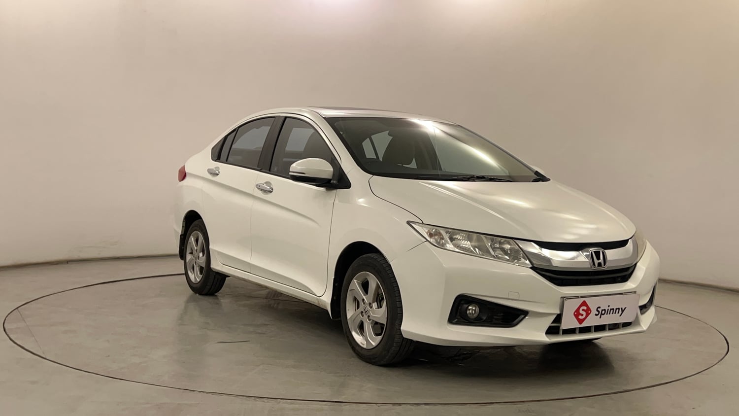 Used 2016 Honda City VX Petrol Manual exterior RIGHT FRONT CORNER VIEW