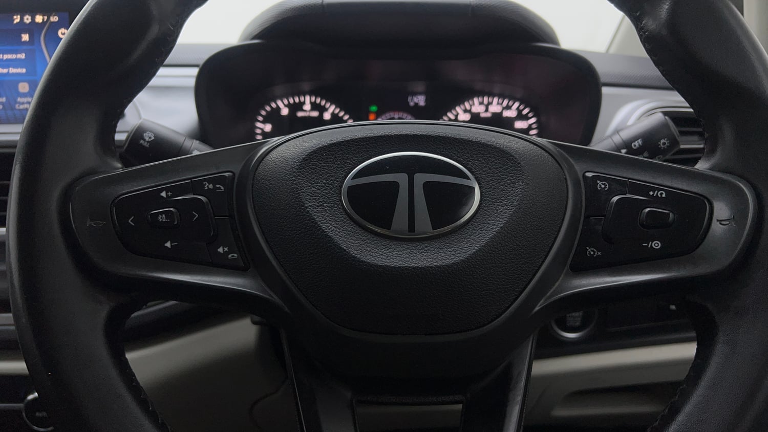 Used 2024 Tata Altroz XT Petrol Petrol Manual top_features Cruise control