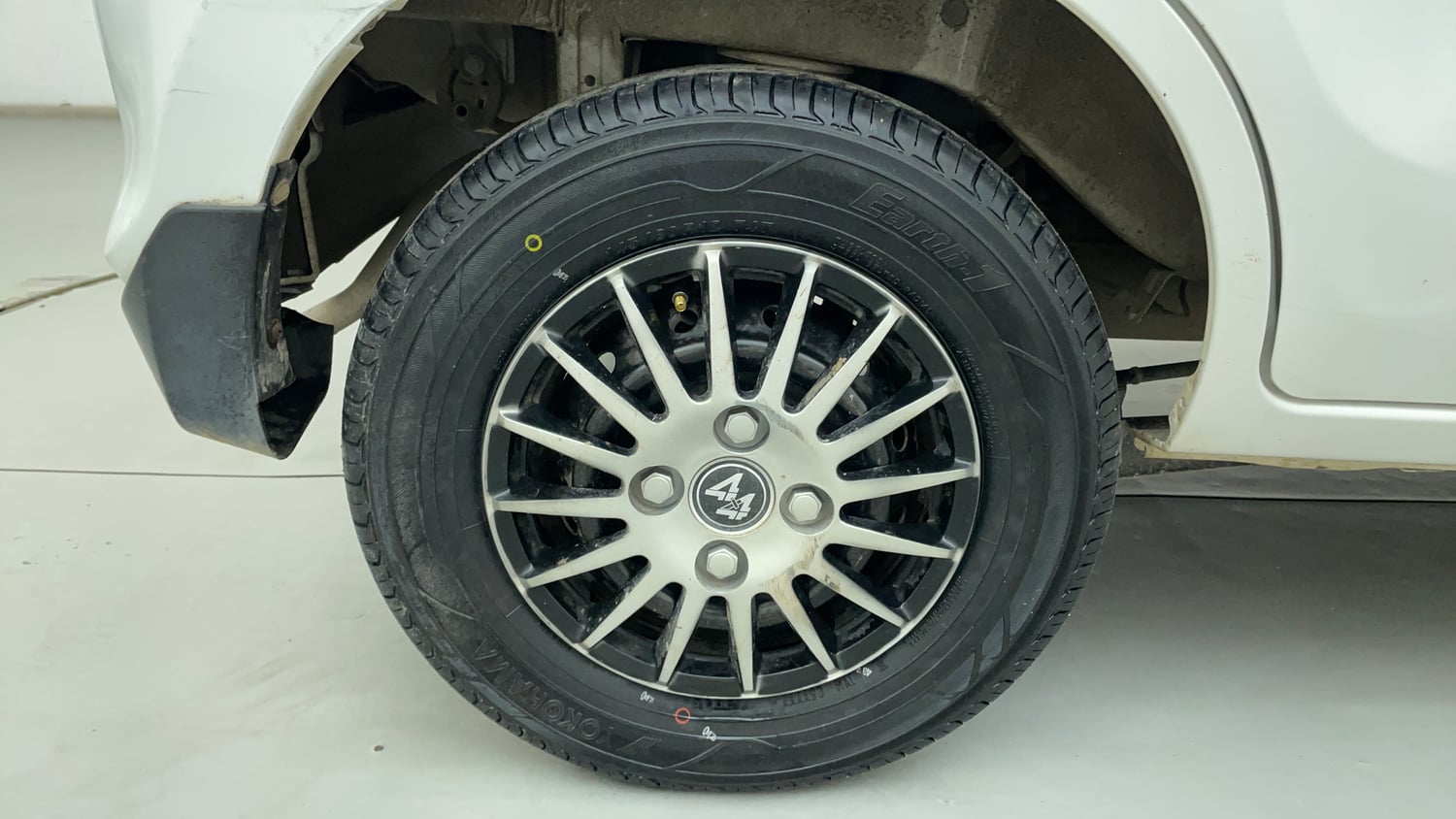 Used 2018 Maruti Suzuki Alto 800 VXi Petrol Manual tyres RIGHT REAR TYRE RIM VIEW