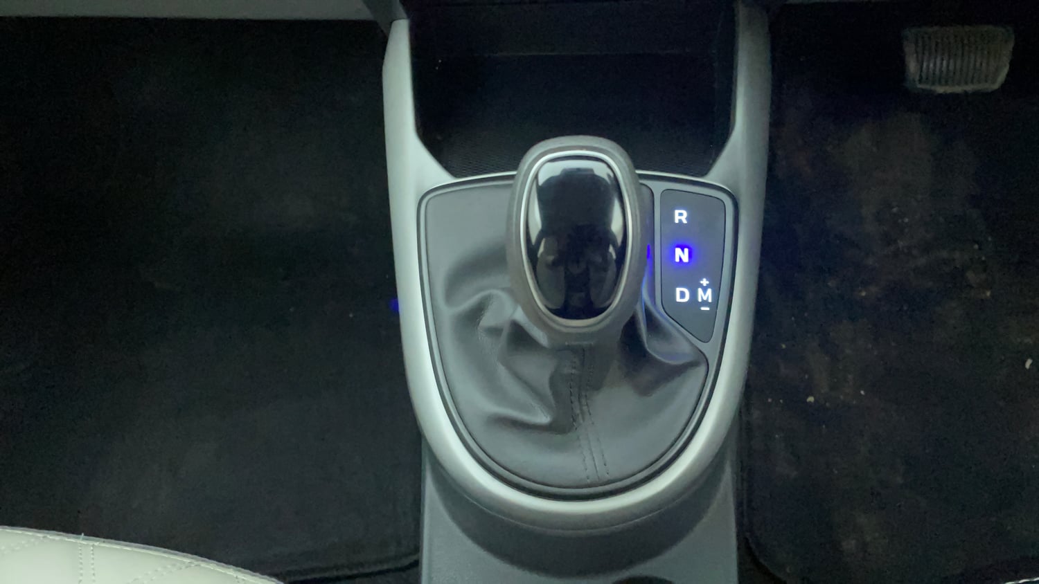 Used 2021 Hyundai Grand i10 Nios Sportz AMT 1.2 Kappa VTVT Petrol Automatic interior GEAR  KNOB VIEW