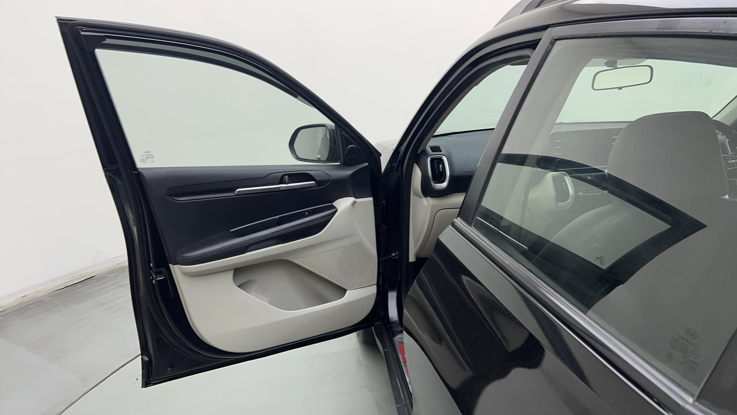 Used 2021 Kia Sonet HTX 1.0 iMT Petrol Manual interior LEFT FRONT DOOR OPEN VIEW