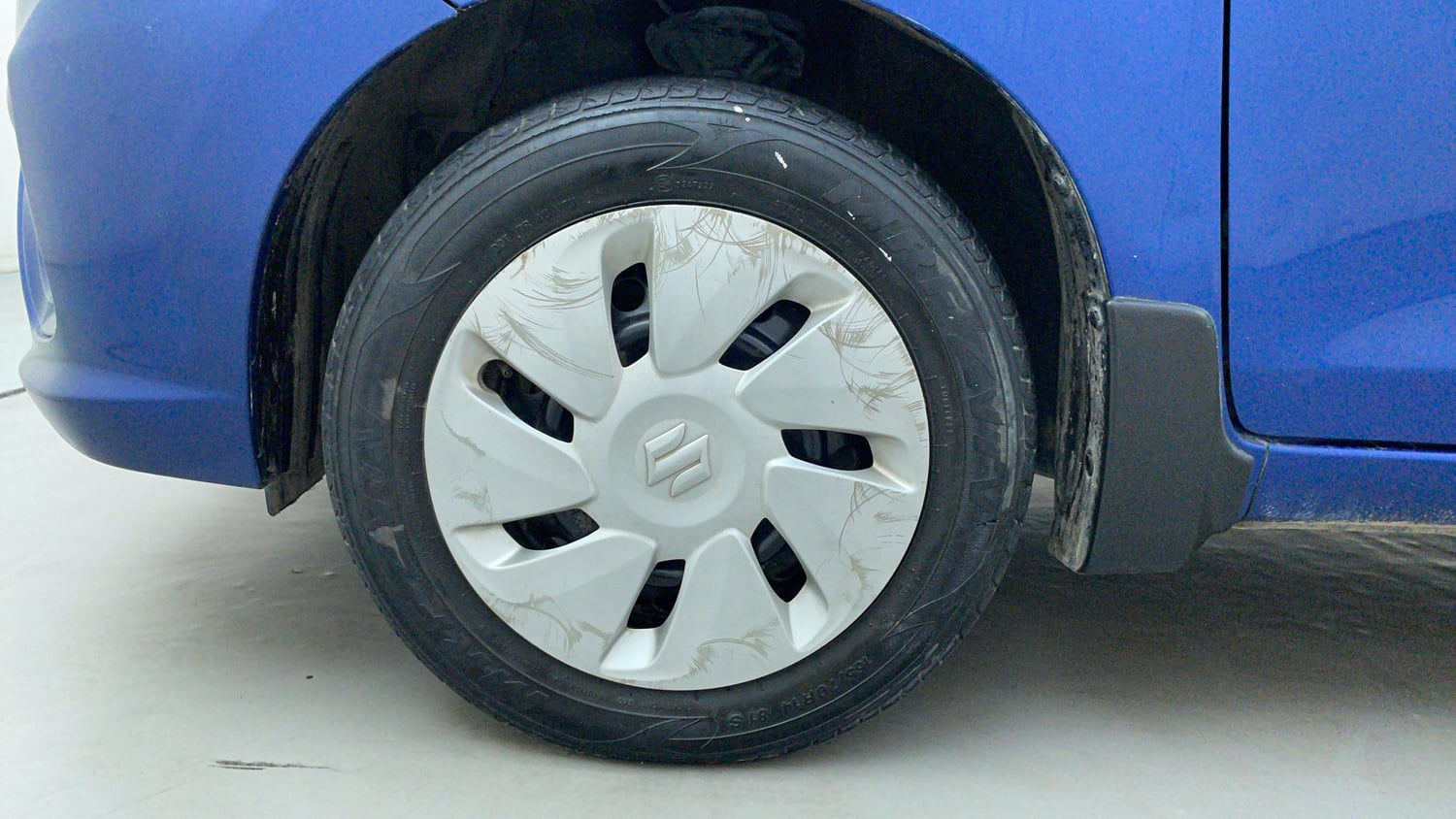 Used 2018 Maruti Suzuki Celerio VXi AMT Petrol Automatic tyres LEFT FRONT TYRE RIM VIEW