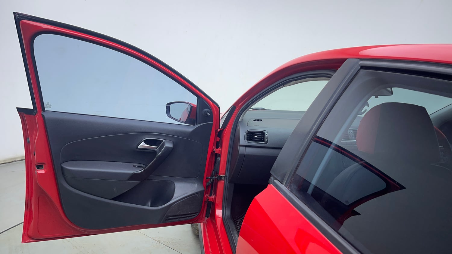 Used 2019 Volkswagen Polo Trendline 1.0L (P) Petrol Manual interior LEFT FRONT DOOR OPEN VIEW