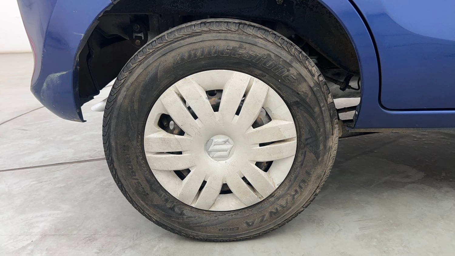 Used 2016 Maruti Suzuki Alto 800 Lxi Petrol Manual tyres RIGHT REAR TYRE RIM VIEW