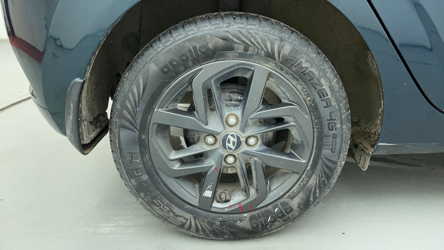 Used 2021 Hyundai Grand i10 Nios Sportz AMT 1.2 Kappa VTVT Petrol Automatic tyres RIGHT REAR TYRE RIM VIEW