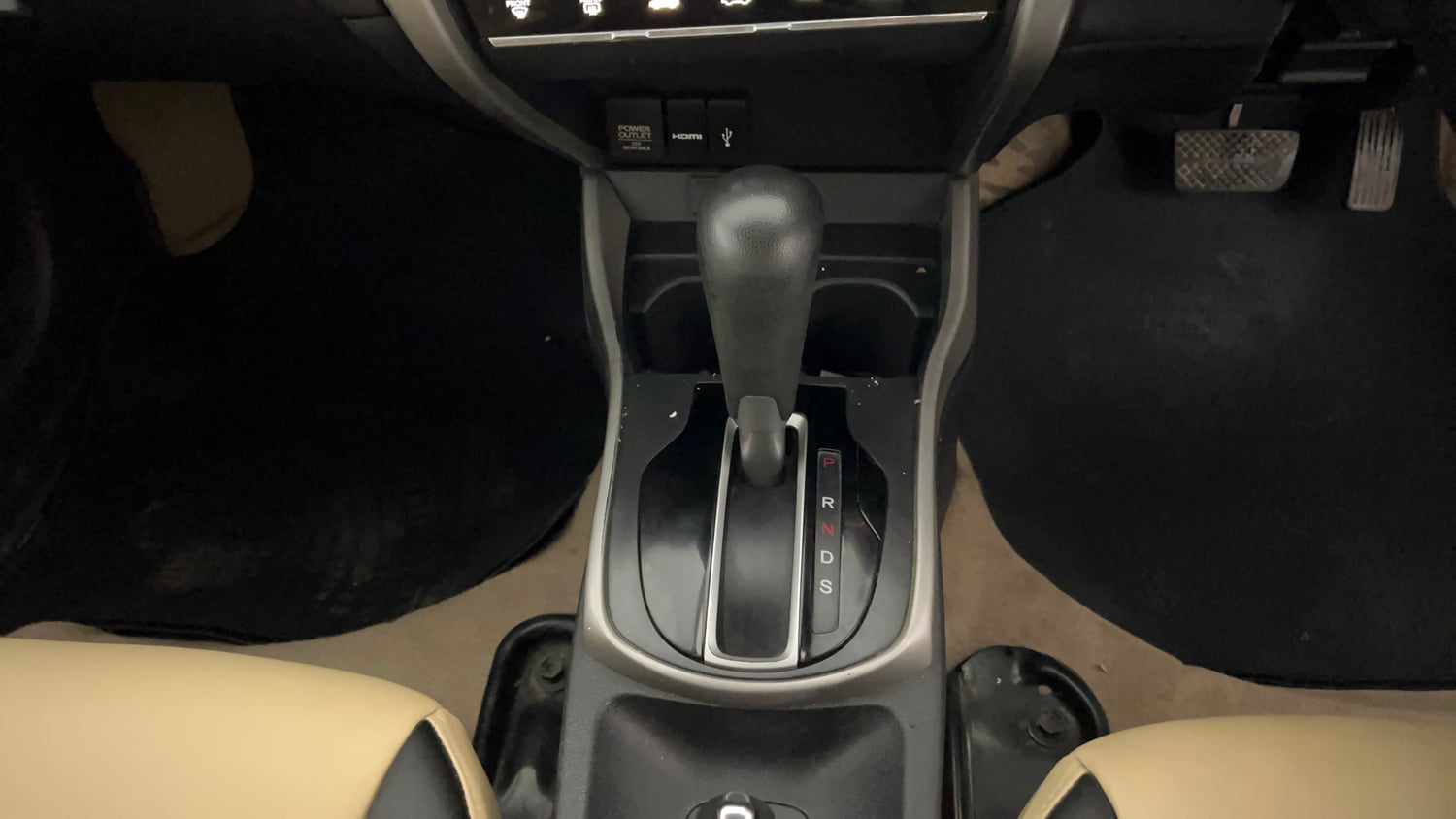 Used 2017 Honda City V CVT Petrol Petrol Automatic interior GEAR  KNOB VIEW