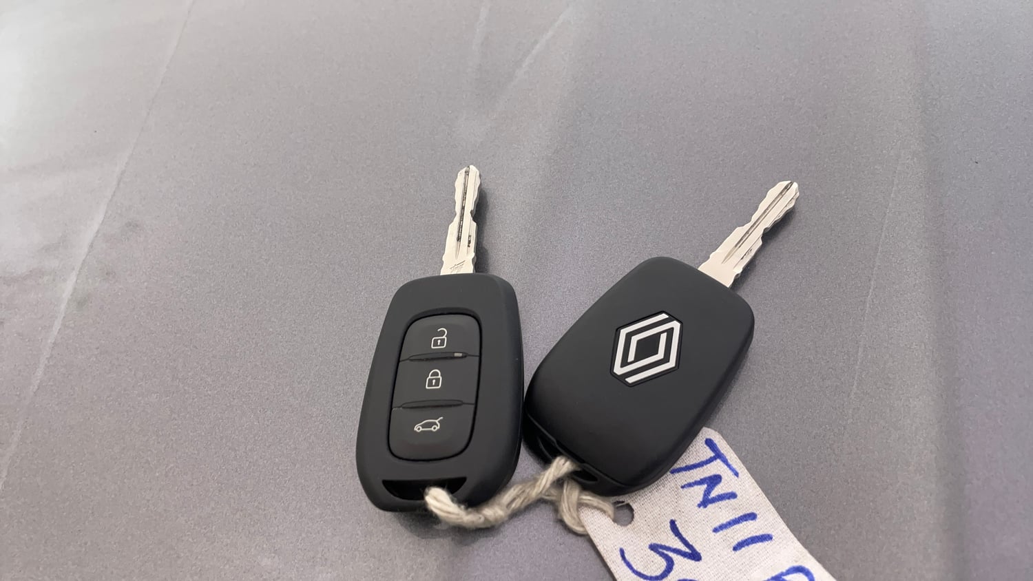 Used 2026 Renault Triber Evolution Petrol Manual extra CAR KEY VIEW