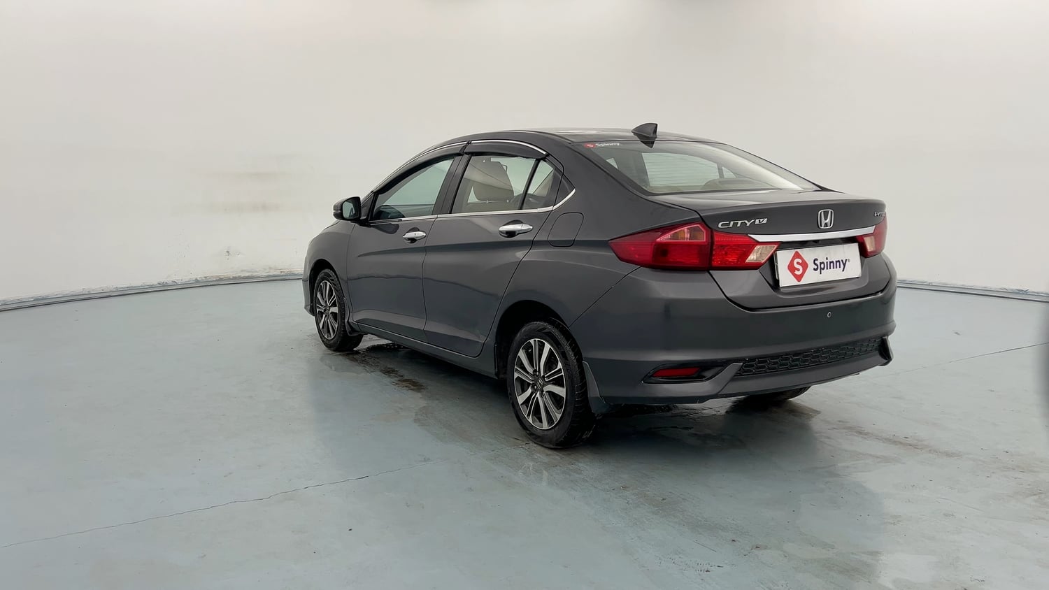 Used 2017 Honda City V CVT Petrol Petrol Automatic exterior LEFT REAR CORNER VIEW