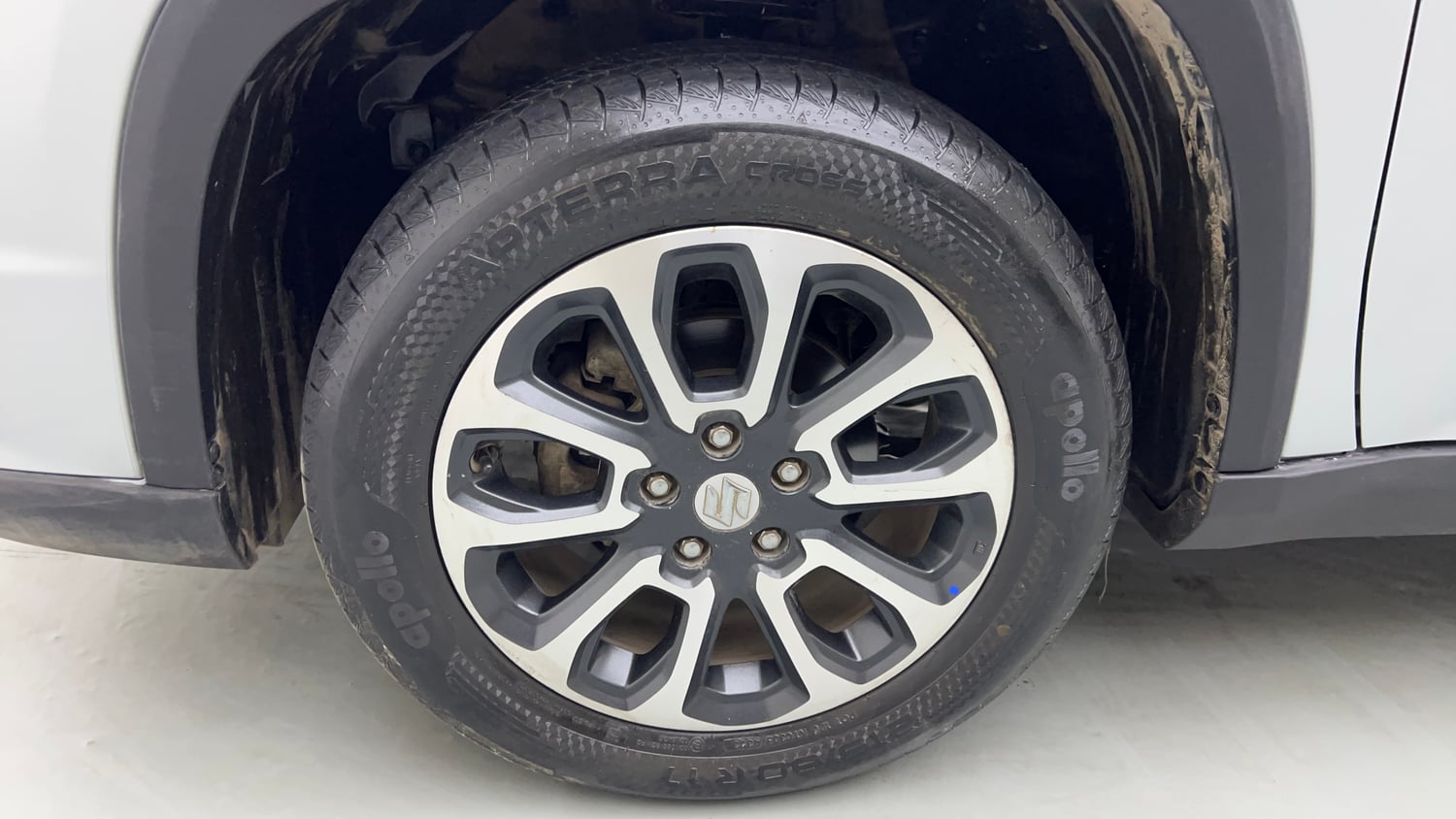 Used 2024 Maruti Suzuki Grand Vitara Delta Smart Hybrid Petrol Manual tyres LEFT FRONT TYRE RIM VIEW
