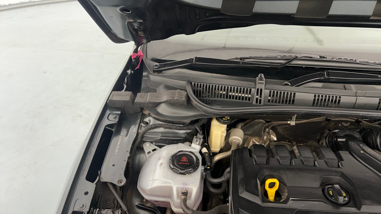 Used 2022 Skoda Slavia Style 1.5L TSI MT Petrol Manual engine ENGINE RIGHT SIDE HINGE & APRON VIEW
