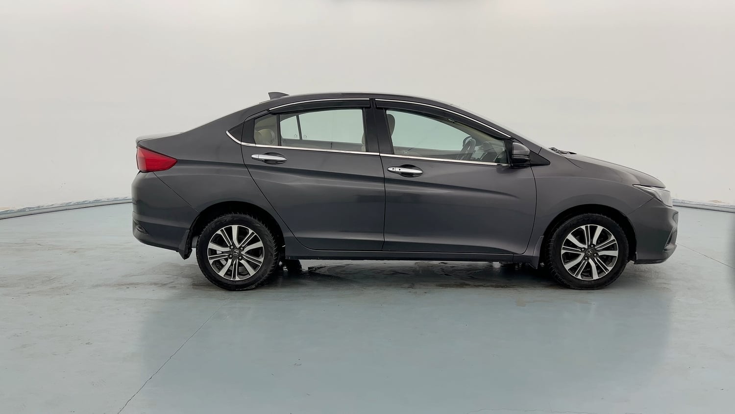 Used 2017 Honda City V CVT Petrol Petrol Automatic exterior RIGHT SIDE VIEW