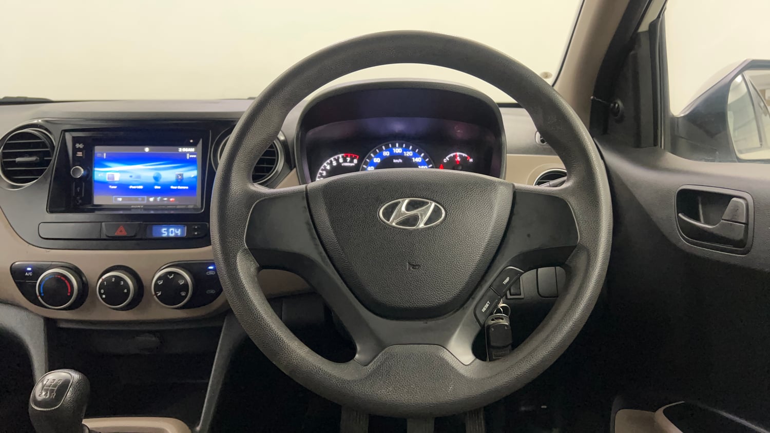 Used 2015 Hyundai Xcent Base 1.2 Petrol Manual interior STEERING VIEW