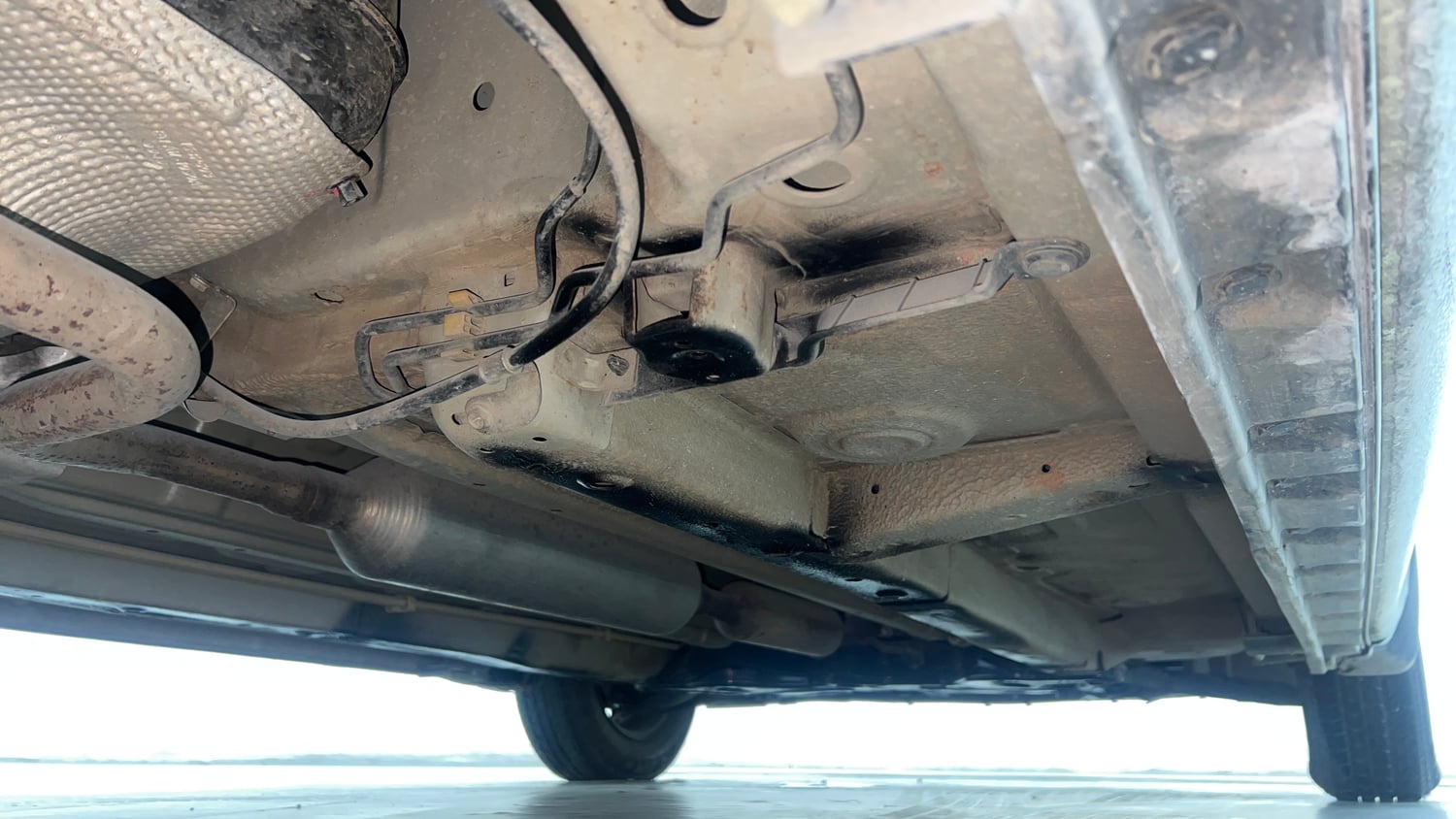 Used 2015 Maruti Suzuki Swift LXi Petrol Manual extra REAR RIGHT UNDERBODY VIEW