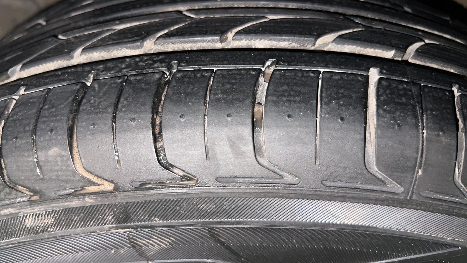 Used 2021 Kia Seltos GTX Plus AT 1.5 Diesel Diesel Automatic tyres LEFT FRONT TYRE TREAD VIEW