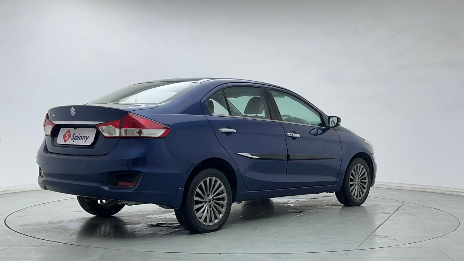 Used 2017 Maruti Suzuki Ciaz Alpha 1.4 MT Petrol Manual exterior RIGHT REAR CORNER VIEW