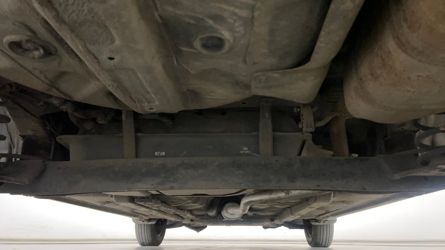 Used 2015 Hyundai Xcent Base 1.2 Petrol Manual extra REAR UNDERBODY VIEW (TAKEN FROM REAR)