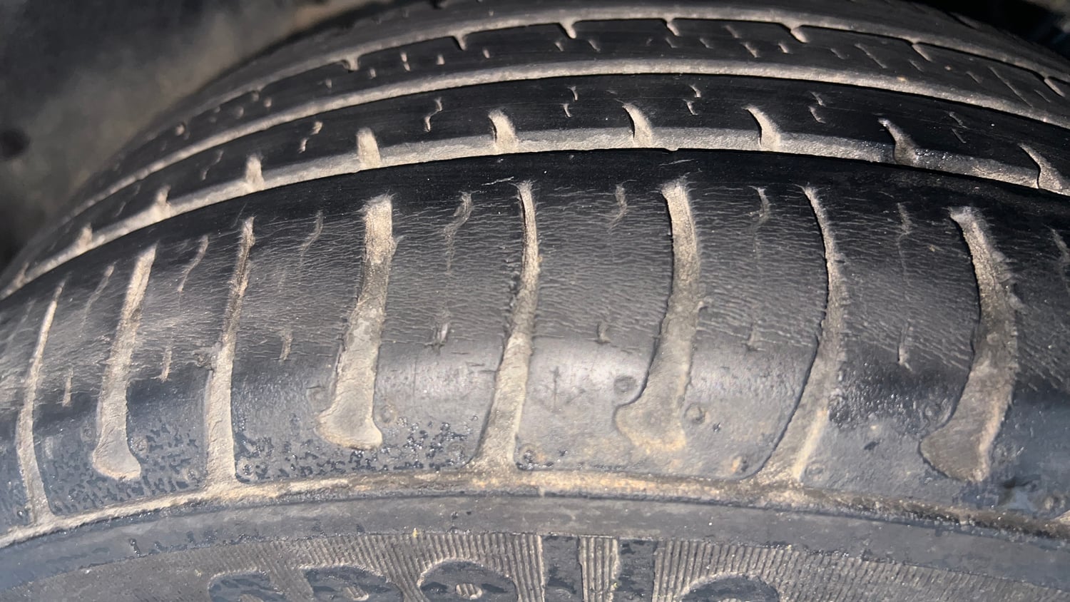 Used 2019 Tata Tiago Revotron XZ w/o Alloy Petrol Manual tyres RIGHT FRONT TYRE TREAD VIEW
