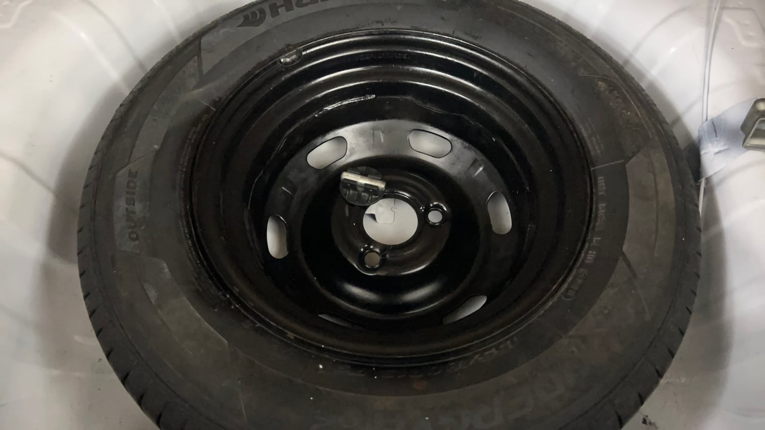 Used 2015 Renault Kwid RXT Petrol Manual tyres SPARE TYRE VIEW