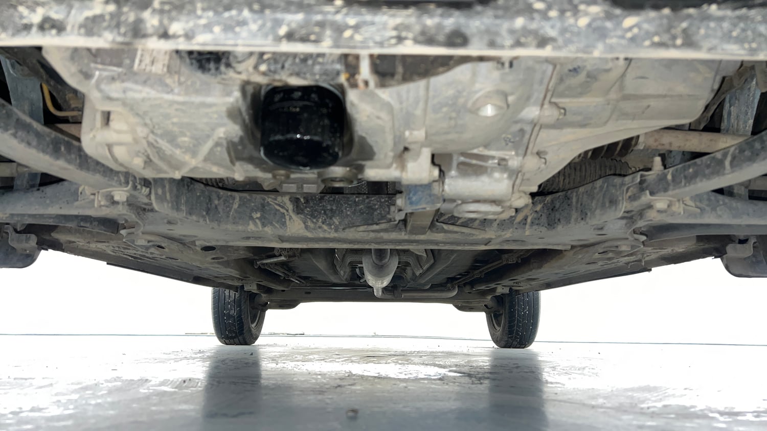 Used 2024 Nissan Magnite XL Petrol Manual extra FRONT LEFT UNDERBODY VIEW