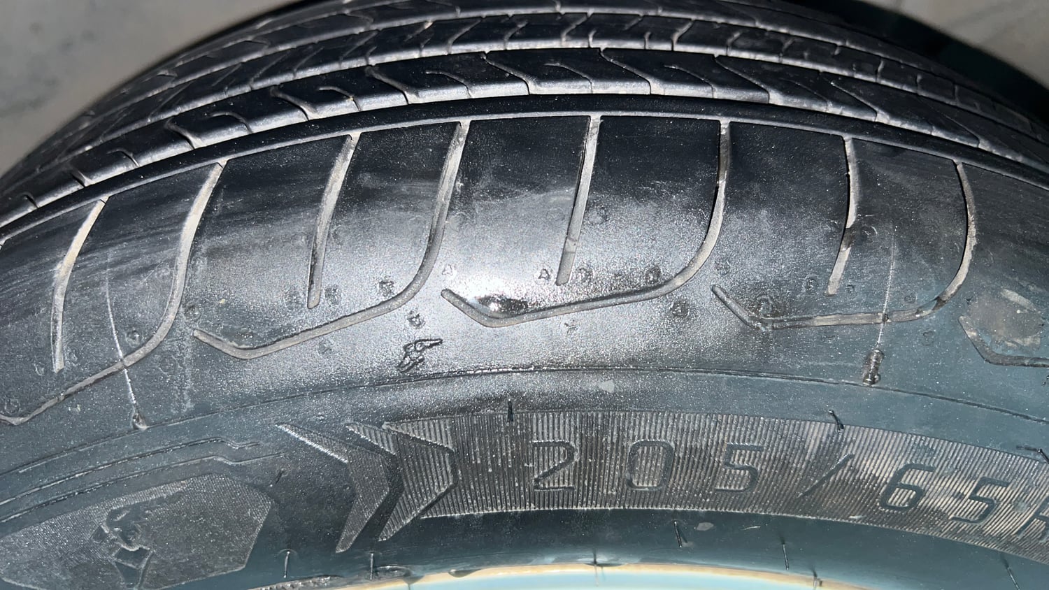 Used 2018 Ford EcoSport Titanium + 1.5L Ti-VCT AT Petrol Automatic tyres RIGHT FRONT TYRE TREAD VIEW