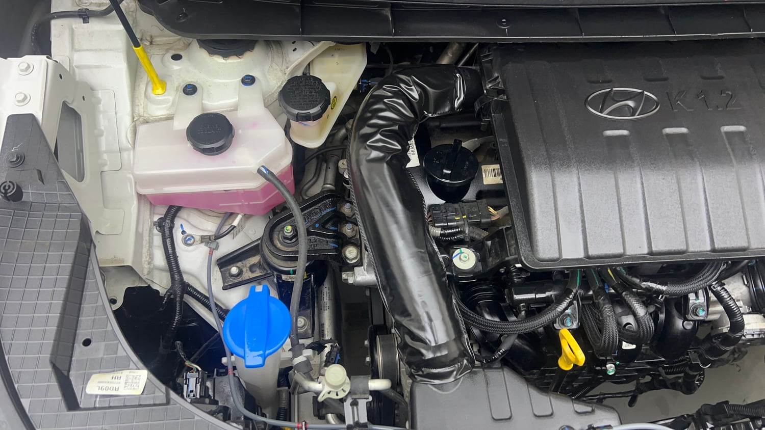 Used 2025 Hyundai Exter SX Tech 1.2 HY-CNG DUO MT Cng Manual engine ENGINE RIGHT SIDE VIEW