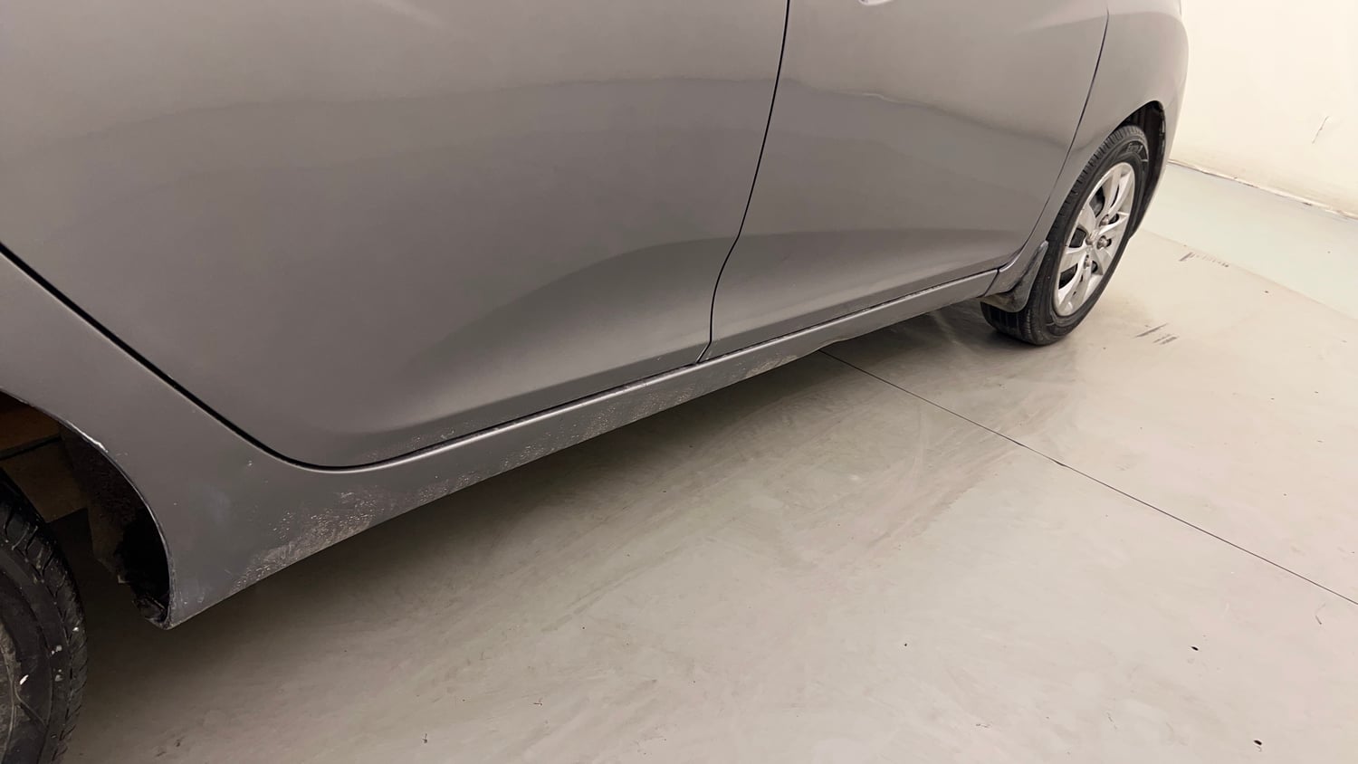 Used 2012 Hyundai Eon Magna + Petrol Manual dents MINOR DENT