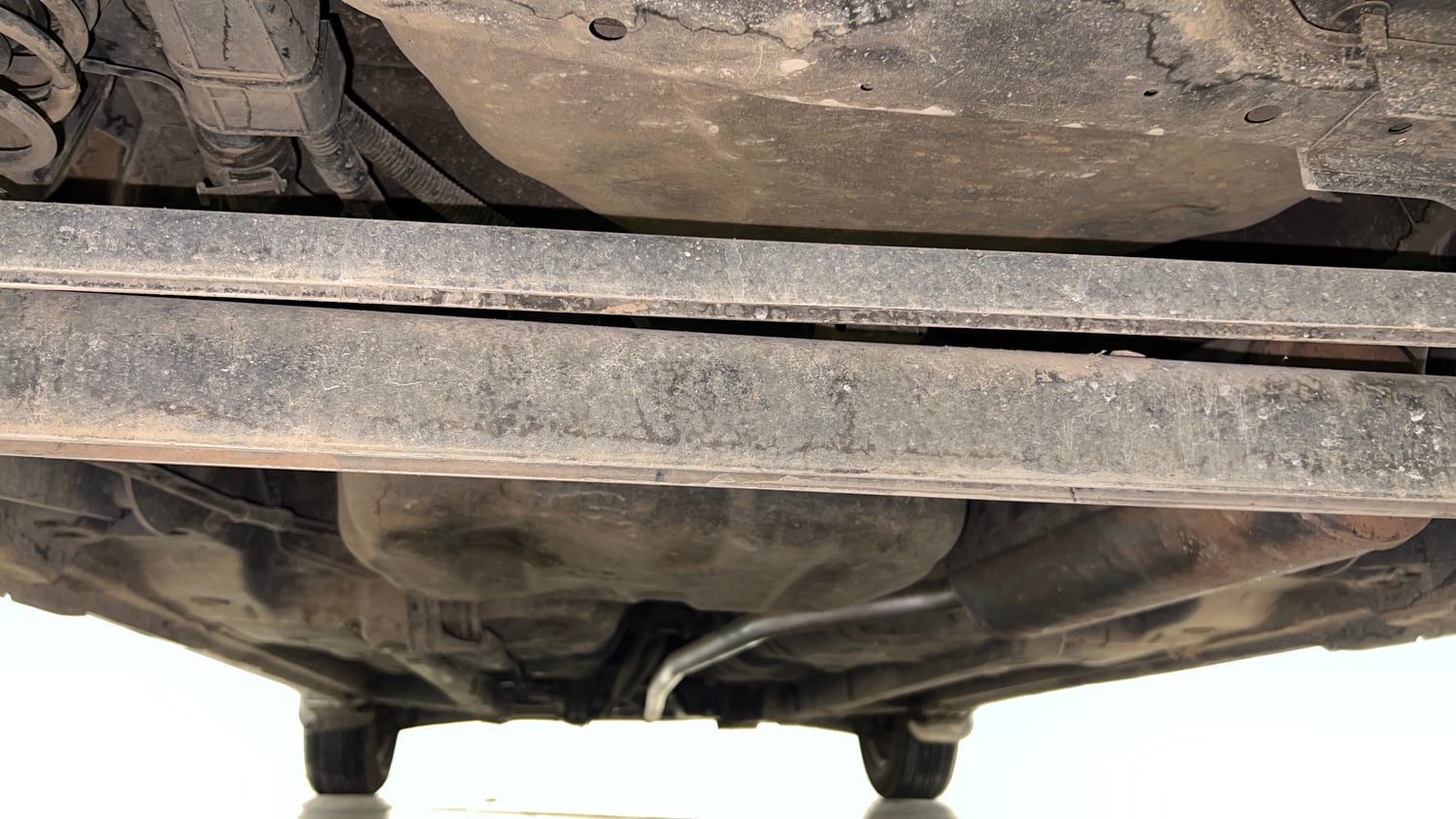 Used 2012 Hyundai Eon Magna + Petrol Manual extra REAR UNDERBODY VIEW (TAKEN FROM REAR)