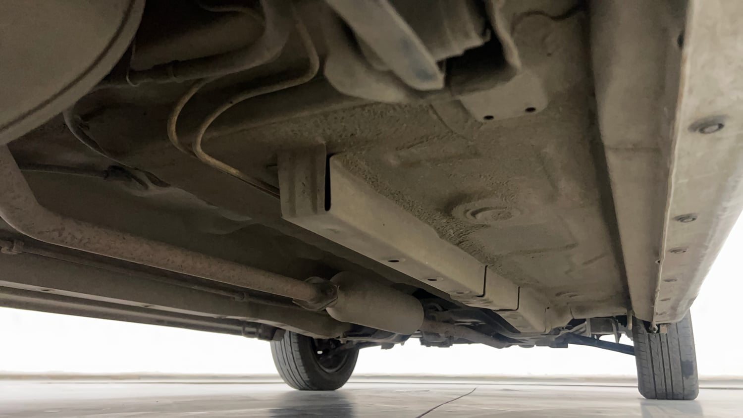 Used 2016 Maruti Suzuki Wagon R VXI Petrol Manual extra REAR RIGHT UNDERBODY VIEW