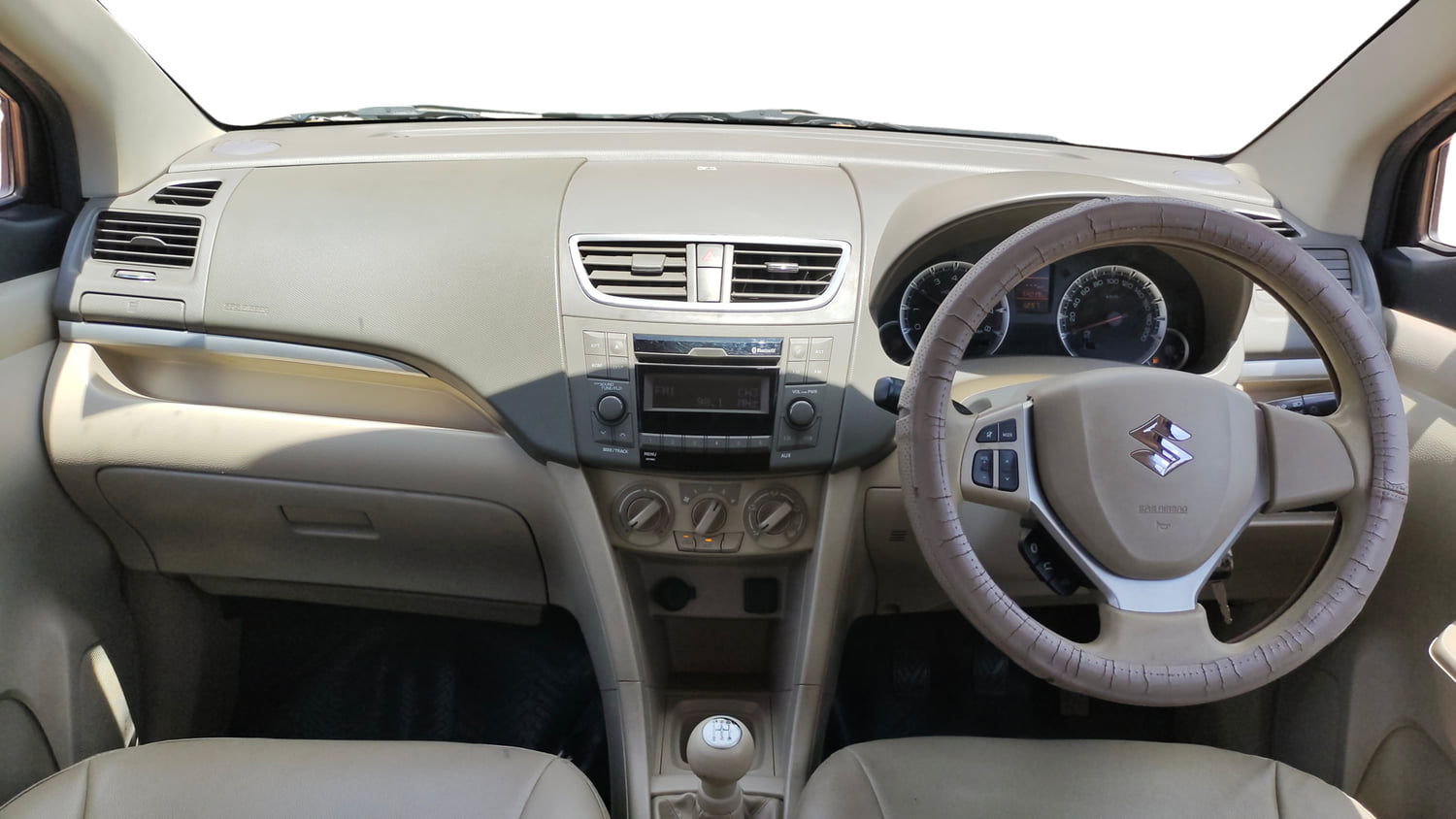 Used 2016 Maruti Suzuki Ertiga VXI Petrol Manual interior DASHBOARD VIEW