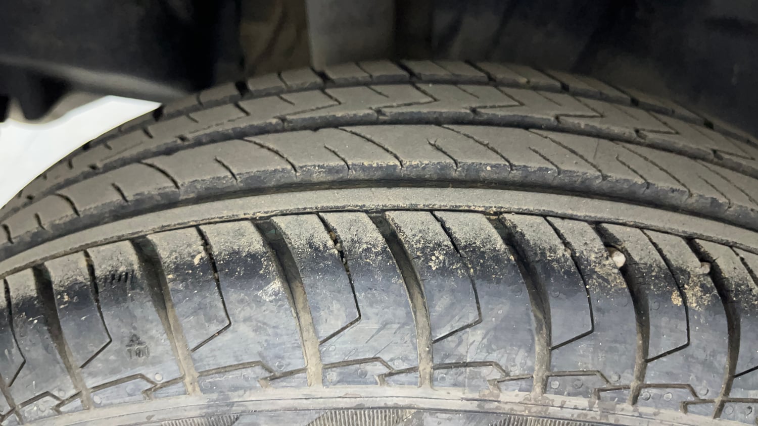 Used 2022 Maruti Suzuki Swift VXi AMT Petrol Automatic tyres RIGHT REAR TYRE TREAD VIEW