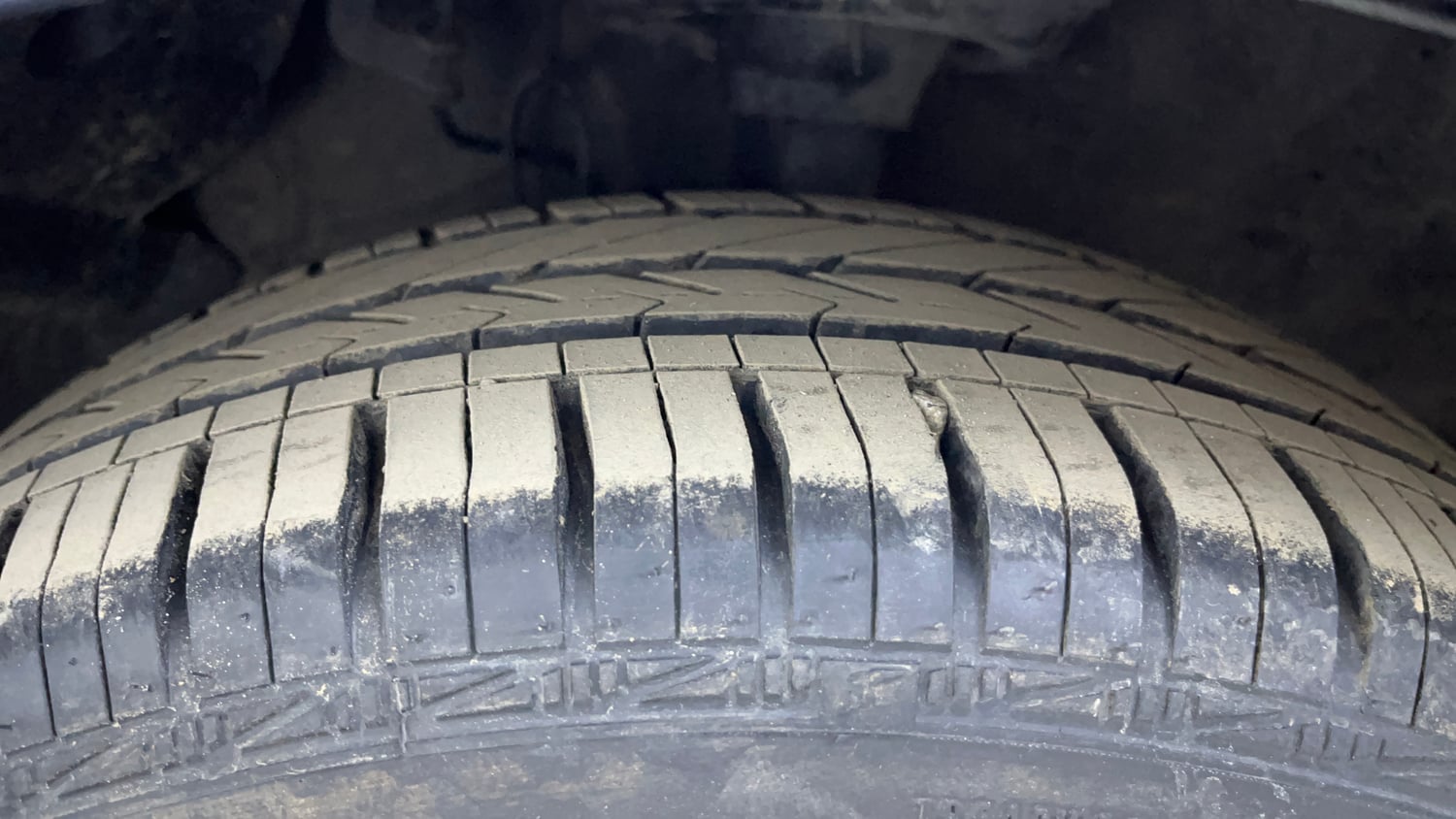 Used 2013 Hyundai i20 Sportz 1.2 Petrol Manual tyres LEFT FRONT TYRE TREAD VIEW