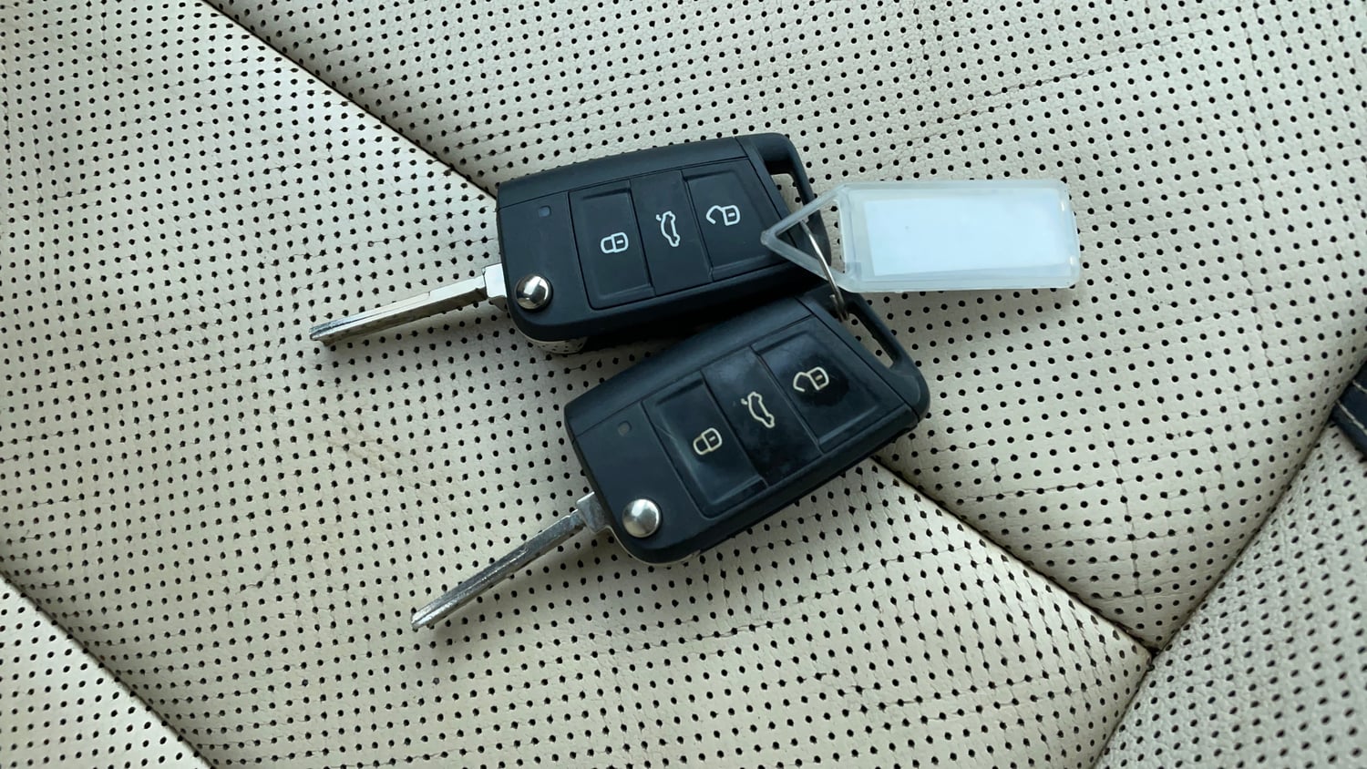 Used 2022 Volkswagen Virtus Topline 1.0 TSI MT Petrol Manual extra CAR KEY VIEW